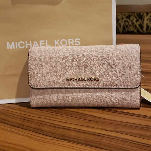 MK pink wallet
